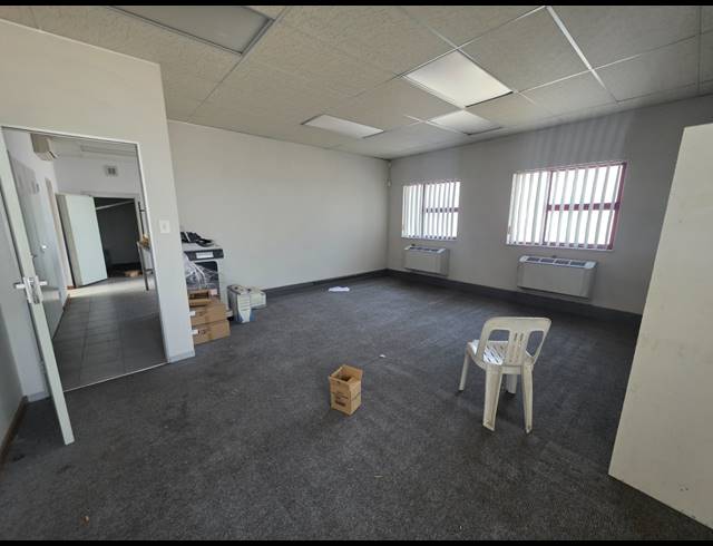 949M² WAREHOUSE TO LET IN CROWN